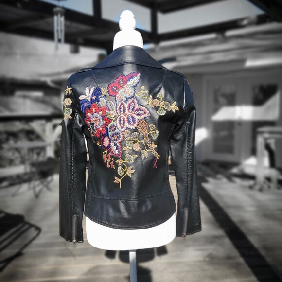 Gorgeous Embroidered Black Faux Leather Jacket V Christina - Picture 3 of 15
